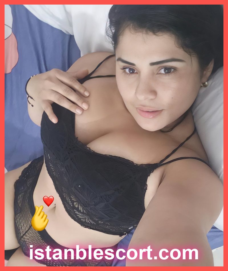 Tuğçe, 25 — Hacıahmet vitrin kartı